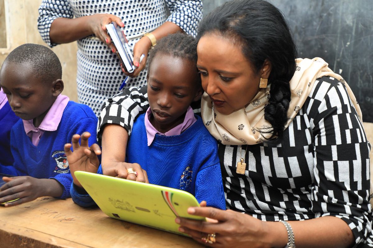 ssiringi's tweet photo. Education CS @AMB_A_Mohammed monitors #CBC2019 implementation at Kiamaina primary school, Nakuru @EduMinKenya @KICDKenya @ExamsCouncil @TSCKenya @StateHouseKenya @sojmc_uon https://t.co/rYv9Z0mKYn