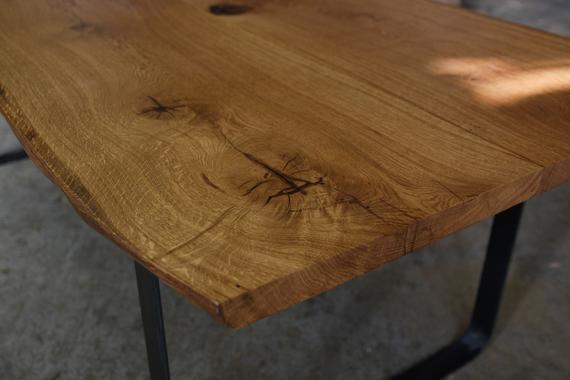 Hardman_Design's tweet image. Live Edge Table on Steel U-Legs Made from two Dark Oak Boards, Industrial Furniture, Handcrafted Custom Furniture -JULIET #RusticOakTable #OakDiningTable 
Buy here goo.gl/BwFrLL