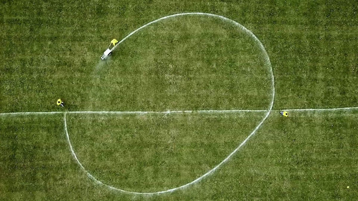 ActuFoot_'s tweet image. Les jardiniers du LZS Chrząstawa (D9🇵🇱) ne se sont visiblement pas encore remis des fêtes de fin d’année... 😭