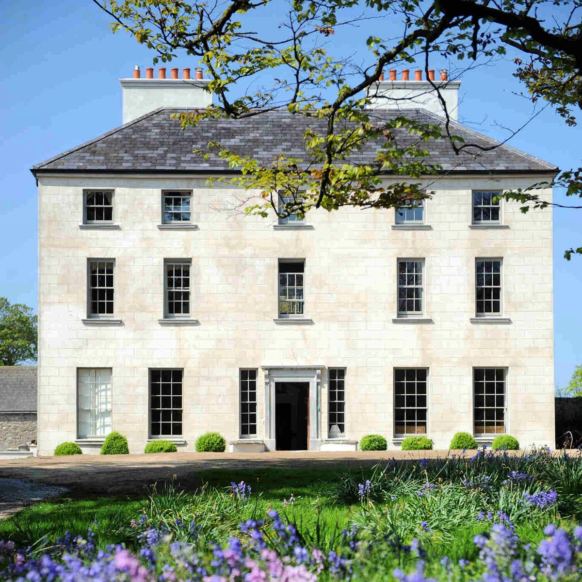 LTRbespoke's tweet photo. #ChurchtownHouse is the perfect base from which to enjoy @WatervilleGolfL
#bestgolfcourse #luxurygolfvacation #ireland #emeraldisle #ltrinireland #januarytravel #wintertravel #midwinter #breathtakinglocation #annualgolfvacation #statelyhome #Irishcastle #outofthisworld #riverinny https://t.co/xx0Ukoxpgk
