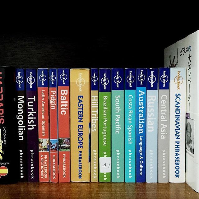 LDLanguages's tweet image. Tidied my language bookshelf yesterday and accidentally found a 🌈 in my phrasebooks! 🤗Which would you pick up next? 🤔 #wedolanguages bit.ly/2W7g0CE