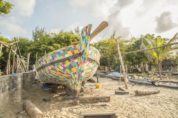 Boat built from 30,000 items of #recycled #plastic to set sail across the Indian Ocean

>bit.ly/2W8BC1i

@theflipflopi #plasticrevolution #CleanSeas