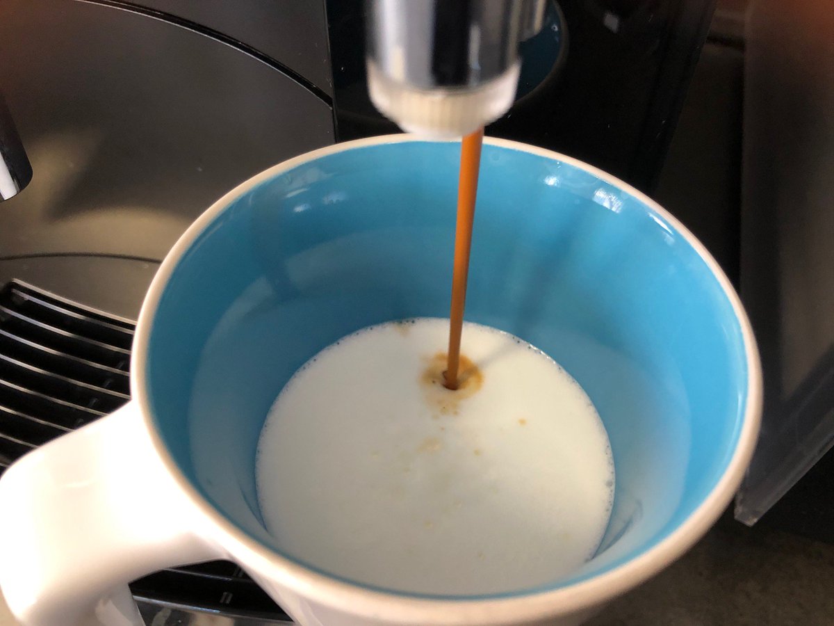 Blue Monday? Niet bij ons! Het is lekker warm binnen, we werken aan toffe klussen en drinken heerlijke cappuccino...