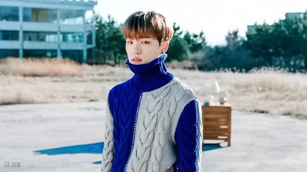 theReal_990211's tweet photo. 🌹 190121 HOME MV
#세븐틴 #디노 #SEVENTEEN #DINO
아니 뭐 정신차리니까 영상 캡쳐하고 있더라고요.

https://t.co/UrdcpPG29d
https://t.co/uQ1YifSYCy
https://t.co/ld6OpUm5pe https://t.co/X4xzsPsEC0
