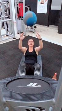alineantiqueira's tweet photo. @Vigo Video Brasil treinão de abdômen 💪🏻 https://t.co/M1n6ei6nkx https://t.co/d2fJ9pNTzX