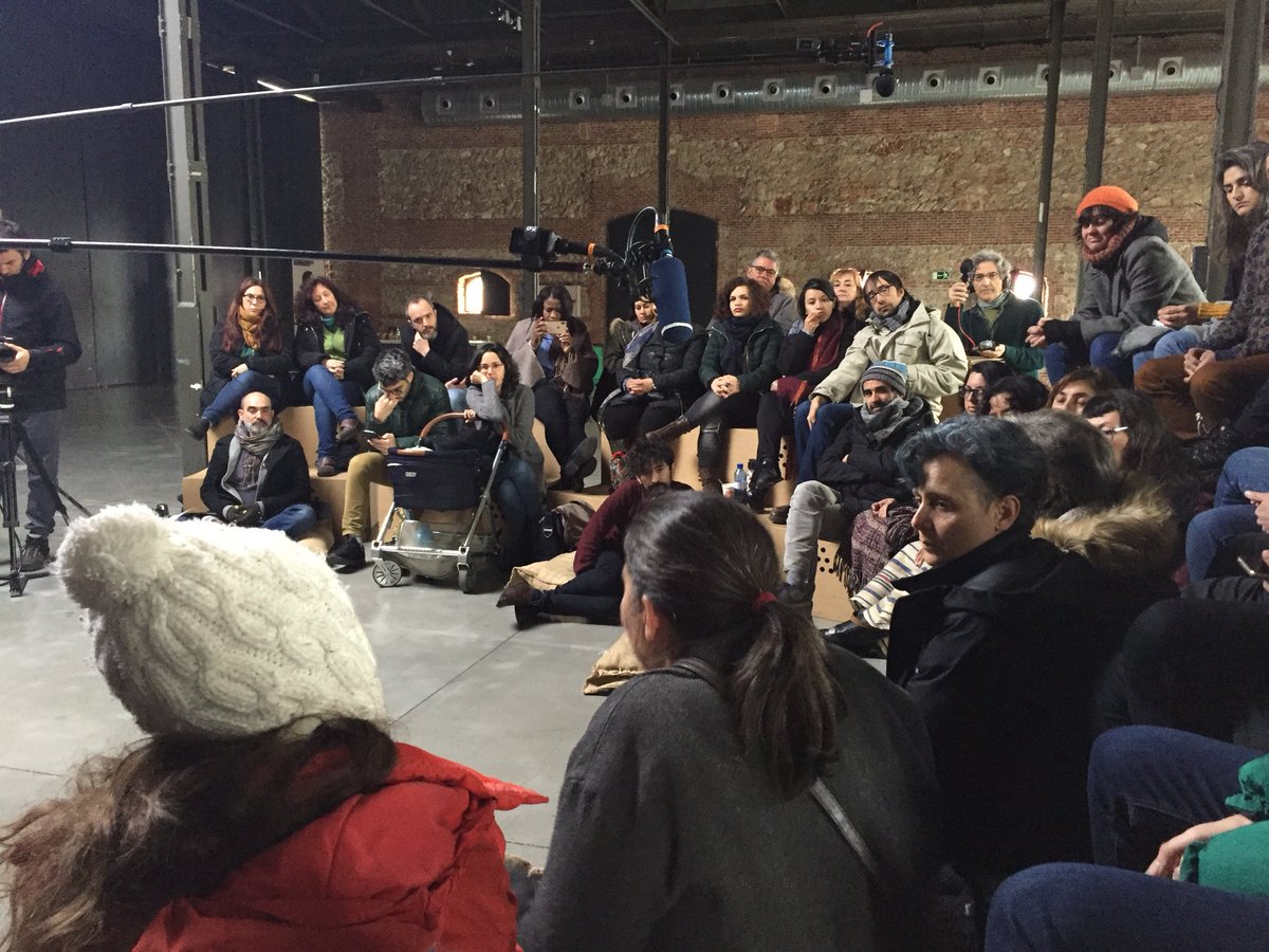 Hemos participado en una conversación con el resto de equipos de #imaginamadrid y con vecinxs implicadxs en los proyectos. Hemos compartido experiencias,dudas,dificultades, retos...una oportunidad para seguir aprendiendo a hacer ciudad juntxs. #documental #lacasinegra