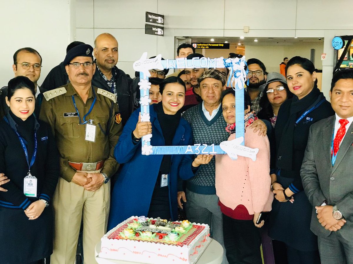 IndiGo6E's tweet photo. 6E's first #A321neo has reached the skies. The future flies with our colours! ๐ Here's few glimpses of celebration! #BigBeginnings #IndiGo321 https://t.co/jgKvOoTg6Z