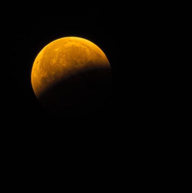 Pour le plaisir : le ciel de Rezé tôt ce matin 🤩
📸 A.Dupuis 🙏
#LunarEclipse #loireatlantique