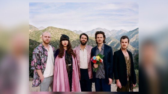 WMExplode's tweet image. Song of the Day: Closer to You by Amo Amo @amoamomusic watchmeexplode.com/song-of-the-da…