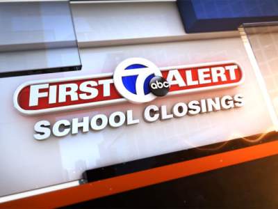 wxyzdetroit's tweet image. SCHOOL CLOSINGS: More than 50 schools are currently closed across metro Detroit due to frigid temperatures.

Check the full list of closures here: bit.ly/2CgN4xx