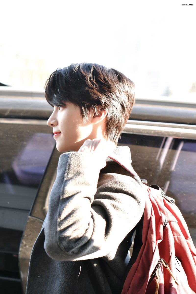 Lostlamb0928's tweet photo. #WayV #HENDERY #黄冠亨 
190117 GMP https://t.co/UUoGJEAtSz