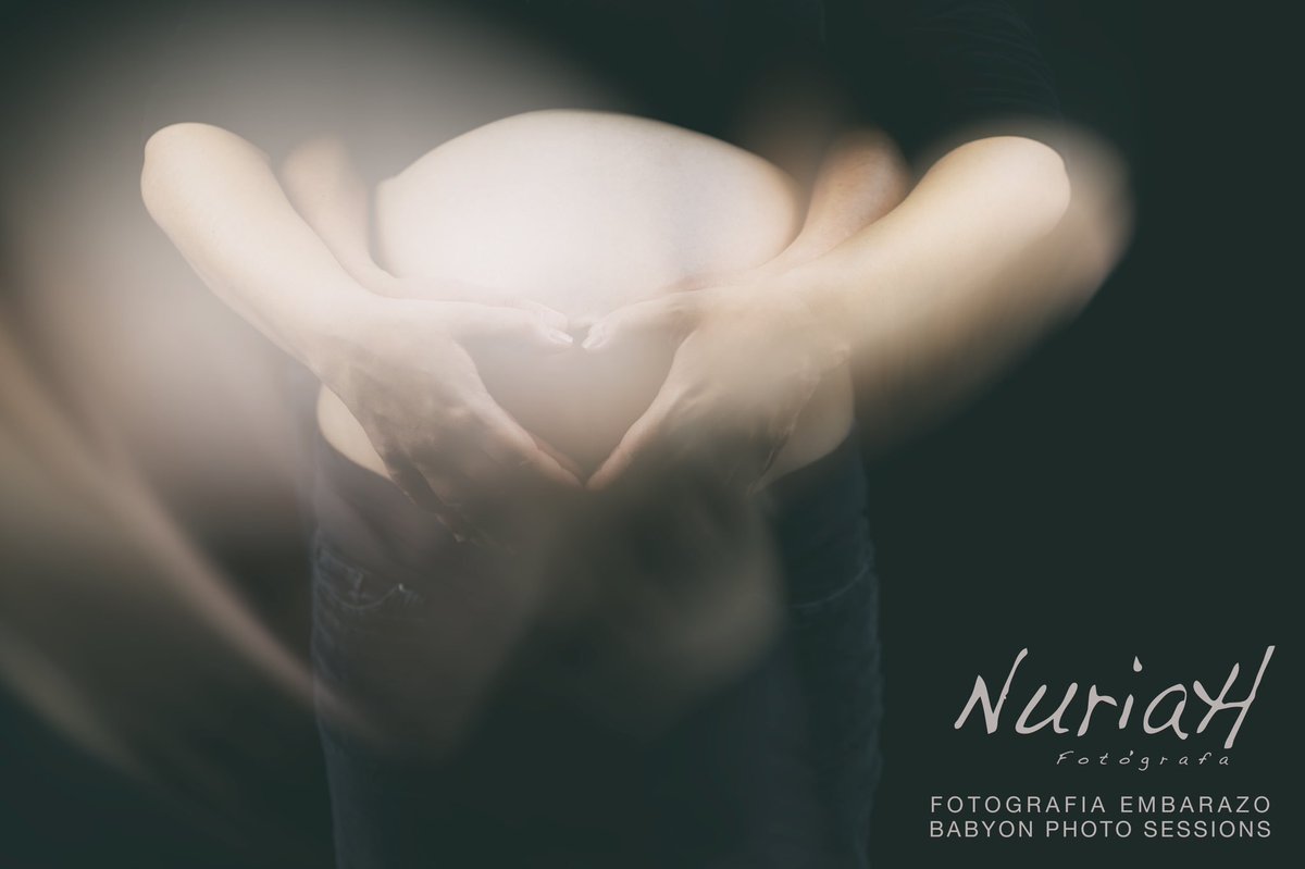 NuriaHFotografa's tweet photo. La Estel arriba amb el fred... pura i blanca com la neu que tenim avui al Montseny ❄️ Benvinguda
#nuriahfotografa #nuriahphotography #fotografiaembaras #babyonphotosessions #fotografiaembarazo #panxatime #fotografia #mujer #familia #hellonuriah #welovewinter https://t.co/nexfAbUlex