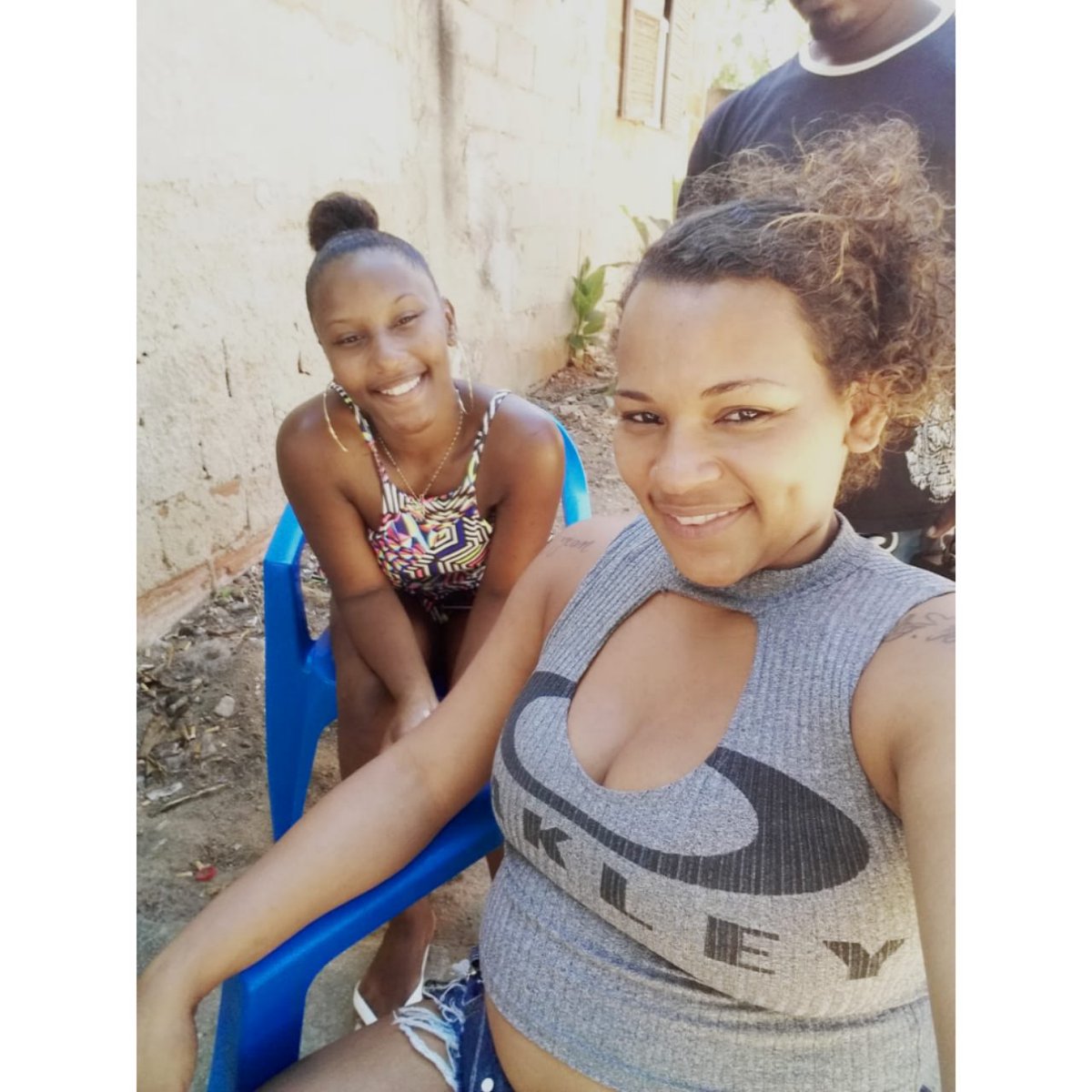 Julyanacoelhog1's tweet photo. #NewProfilePic 👭❤ https://t.co/S5hLIHzayP
