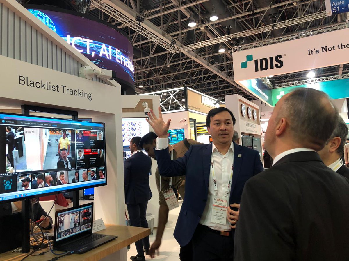 agilitygrid's tweet photo. The team in action discussing the benefits of Snap incident tracking technologies at #Intersec2019. Find us on the @Huawei_ME stand.  Saeed Hall 1 https://t.co/iBUeLBGw5s