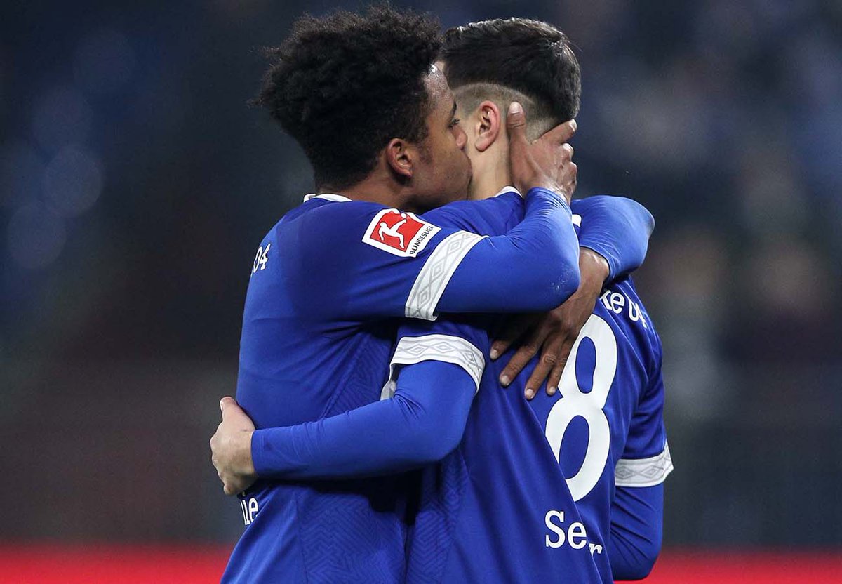 Königsblauer #Weltknuddeltag 🔵⚪️🤝 #S04