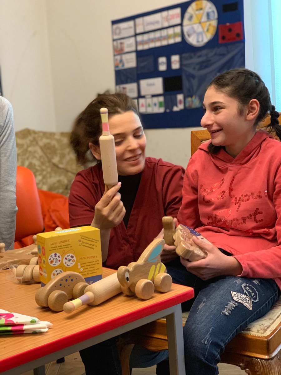 SOURCE_found_am's tweet image. Օրեր առաջ Մարինե Մկրտչյանի և նրա ընտանիքի կողմից նվեր ստացանք շատ անհրաժեշտ երեխաների խաղերի և թերապիաների համար փայտե խաղալիքներ: 
Շնորհակալ ենք նվերների, հաղորդած ջերմության և միասին հաճելի օր անցկացնելու համար: #SourceFoundation #Charity #Charity #Disability #TecoToys