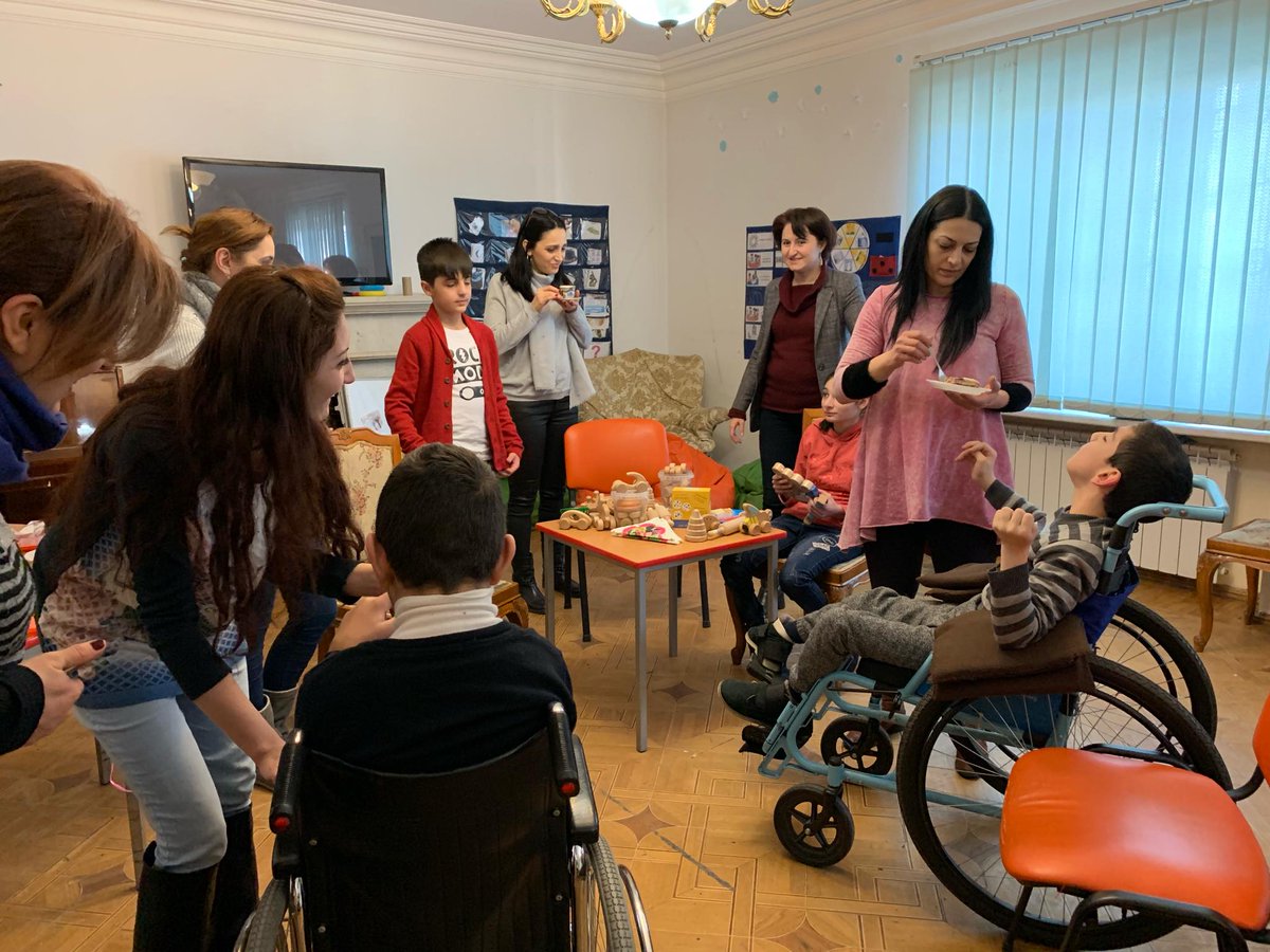 SOURCE_found_am's tweet image. Օրեր առաջ Մարինե Մկրտչյանի և նրա ընտանիքի կողմից նվեր ստացանք շատ անհրաժեշտ երեխաների խաղերի և թերապիաների համար փայտե խաղալիքներ: 
Շնորհակալ ենք նվերների, հաղորդած ջերմության և միասին հաճելի օր անցկացնելու համար: #SourceFoundation #Charity #Charity #Disability #TecoToys