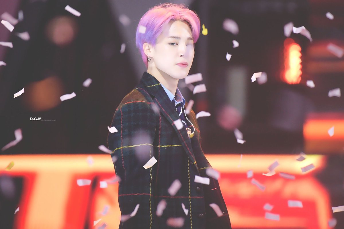 DangerMan1013's tweet photo. 190115 SMA 
바다 같은 눈빛이 
아름다운 美
#BTS #JIMIN #지민 #방탄소년단 #ジミン @BTS_twt https://t.co/Gj59p5wIr9