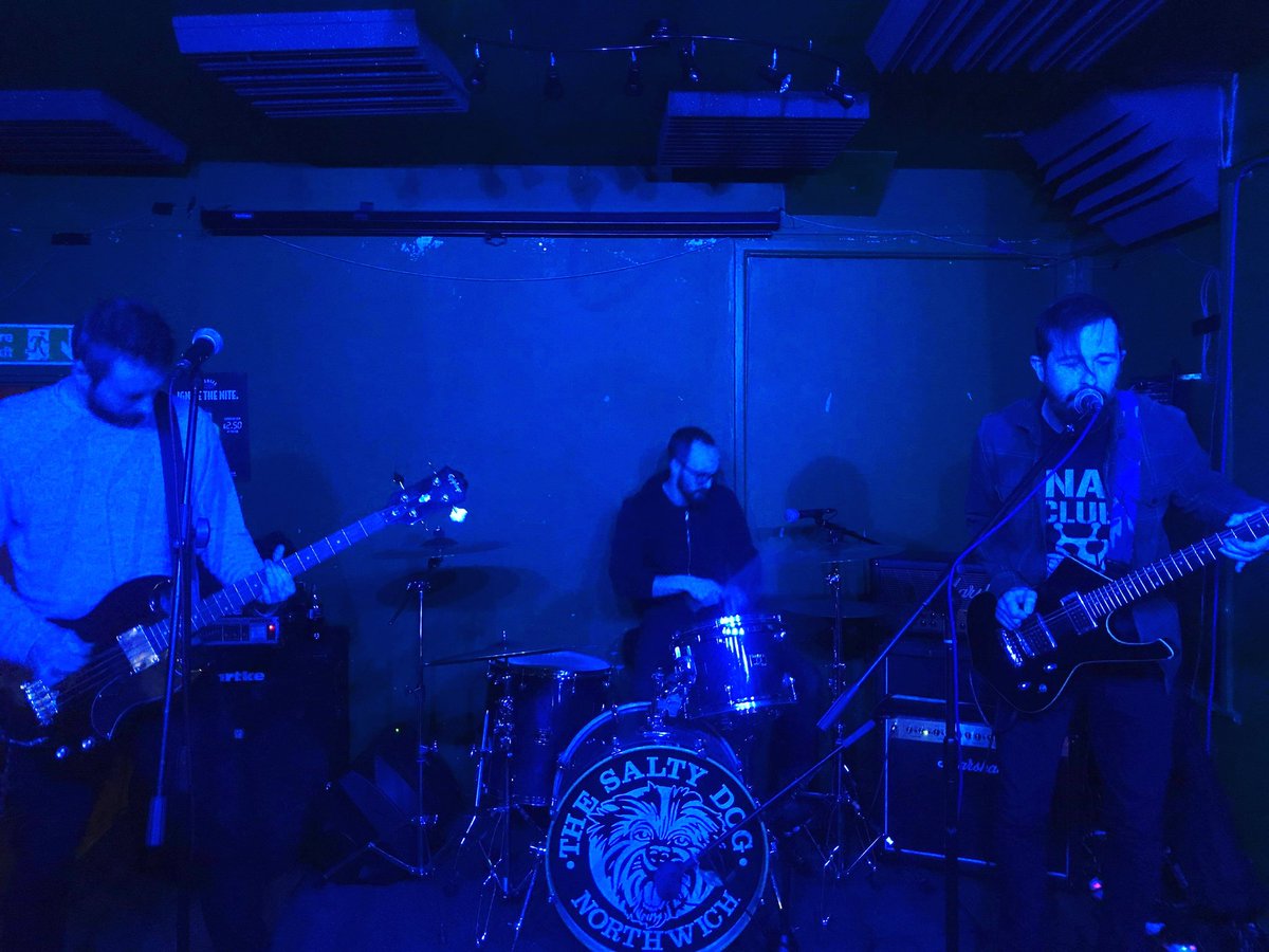 We had a boss night at <a href="/saltydogpub/">Salty Dog</a> last night with our mates <a href="/SalttheSnailUK/">Salt the Snail</a> 

Cheers to Krystian for the photo.

Next gig is next month with <a href="/seas_of_neptune/">Seas of Neptune</a> at Outpost.