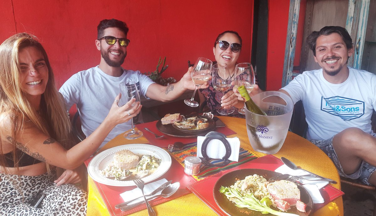 RestaurantKura's tweet photo. Que buen ¡¡¡¡¡¡ #findesemana con @viumanentwinery
COPAS/BOTELLAS
#viognier #chardonnay #sauvignonblanc #estatecollection
#kurarestorán #winelovers #Cocinachilena
#Chanchoalachicha #chileanfood
#Curacaví #ruta68 #K33
@cavasreunidas https://t.co/r15go2Zq3X
