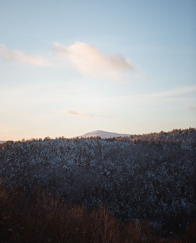 dave__stillwell's tweet photo. Winter has a way of warming the soul, even when the hands are freezing...⠀
__________________________⠀
#modernoutdoors #theadventureproject #departedoutdoors #wearethewild #in2nature #adventuretogether #awakethesoul #lifeofadventure #adventureculture… https://t.co/0Ged2BA2YO https://t.co/XI0W4X3MTU