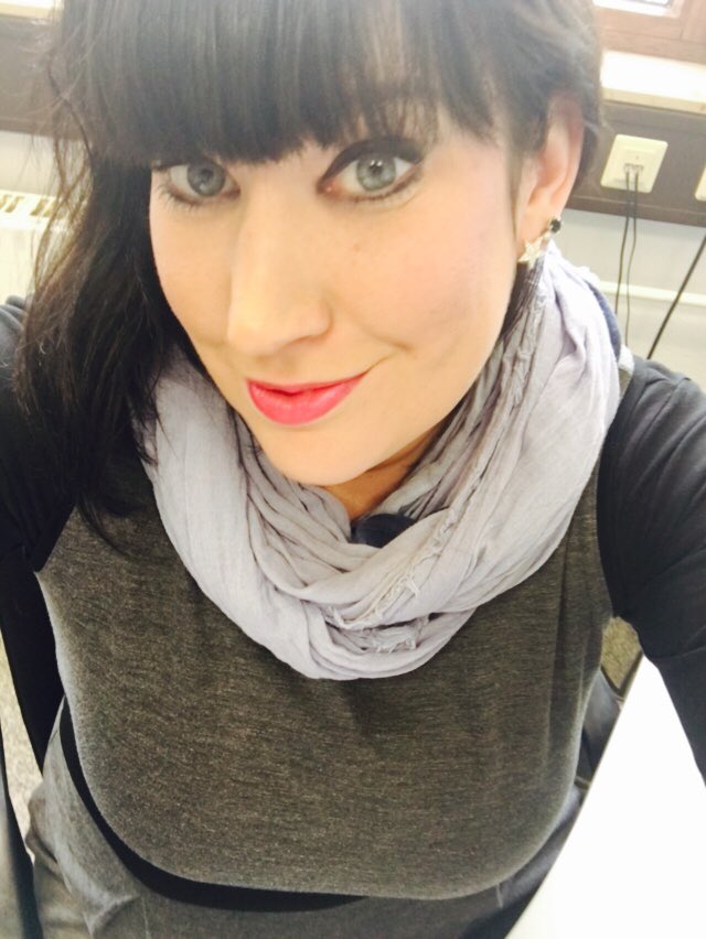 Heute ist es schon ein Dreiviertel Jahr, da tatest du deinen letzten Atemzug. 
Und trotzdem kommt es mir manchmal so vor, als wärst du nur kurz fortgegangen und kommst bald wieder zurück. 

Es war noch viel zu früh, wir wollten noch soviel gemeinsam erleben.