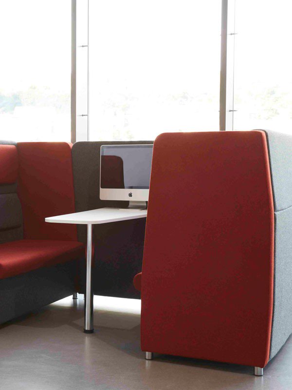 MacoiDirect's tweet photo. Cuddle #booths remove the need for walls in an #office by bringing in-private #meetings out into the #workspace. With its high rise backrest and media capabilities, Cuddle naturally creates #privacy and acoustic comfort allowing for creative collaboration: https://t.co/uPlHAd3QM0 https://t.co/sdtywYO3YN