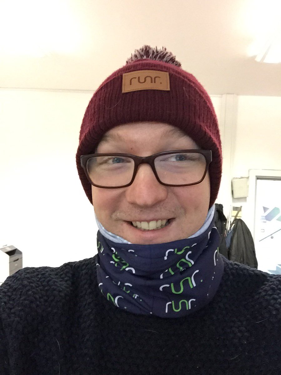 ARunnersRamble_'s tweet image. 2 degrees up here and I think this is the BEST combo to keep warm 🙌🏻🥶

#ukrunchat | #runr | #neblogger