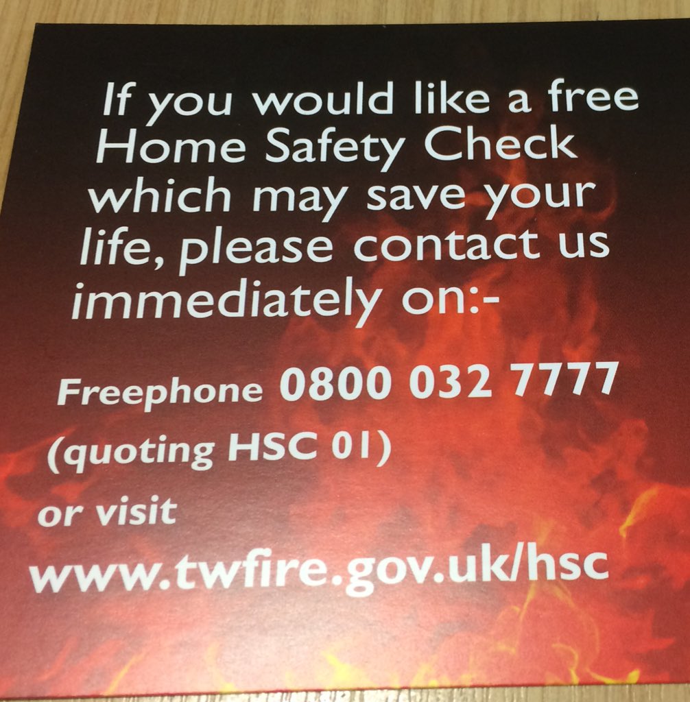 TwfrsByker's tweet photo. Byker Blue Watch Crew Manager, knocking on doors to carry out Home Safety Checks. If you don’t have any alarms or your alarms are faulty, give us a call to arrange a visit which best suits you! #creatingthesafestcommunity https://t.co/qFaqlonDpO