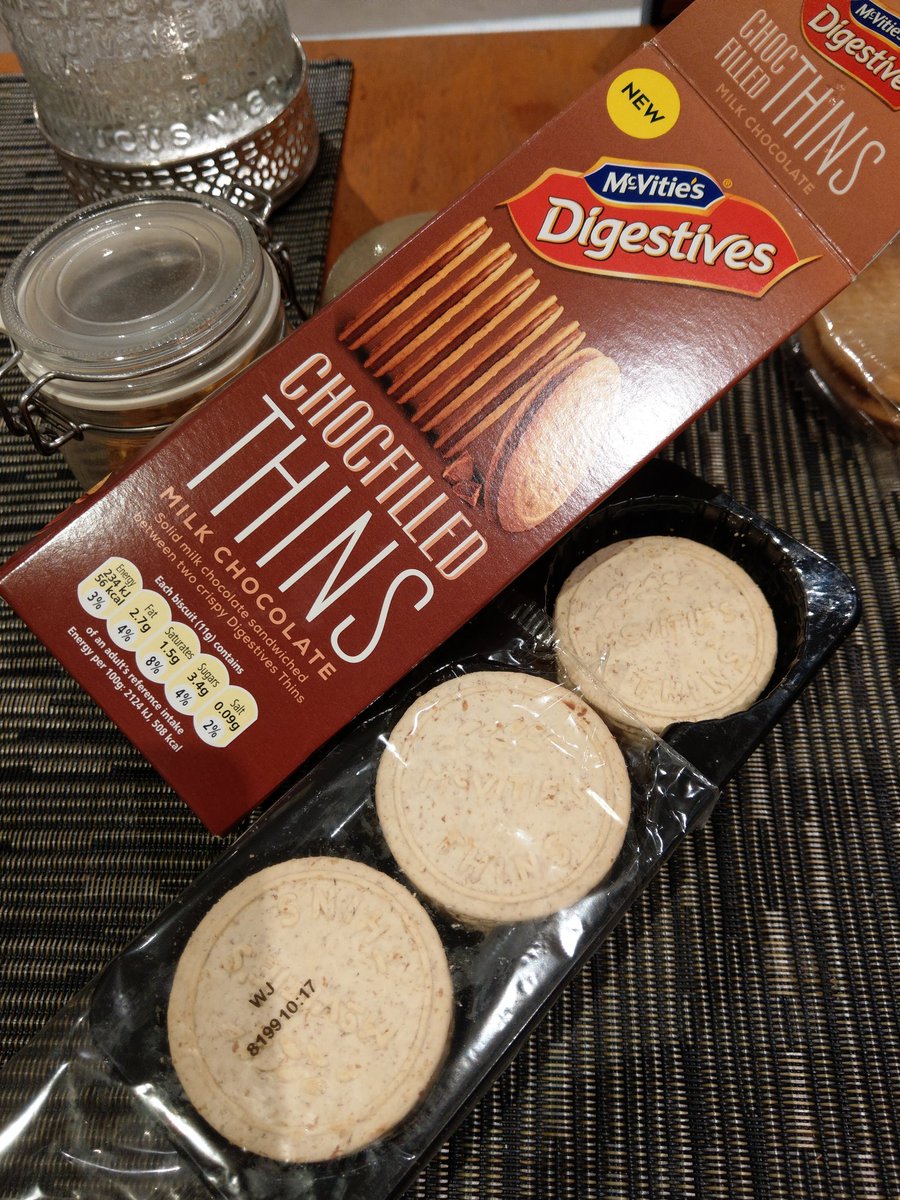 HomoSimian's tweet photo. 14 years later, thin digestives are (looking) unhealthily pale... @McVities https://t.co/Bbu5YYcnty