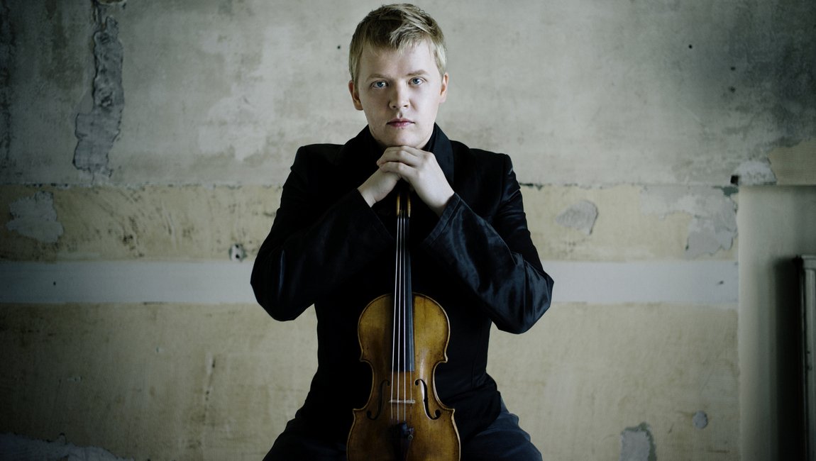 rncmlive's tweet photo. The Times once described @pekka_kuusisto as ‘The David Bowie of the fiddle’. Pekka performs contemporary American repertoire by Nico Muhly, Missy Mazzoli and The National’s Bryce Dessner here on 5 Feb: https://t.co/7ICYLWIsCV  #OriginalVoices #SoundsOriginal https://t.co/hT5wAQbZ0f
