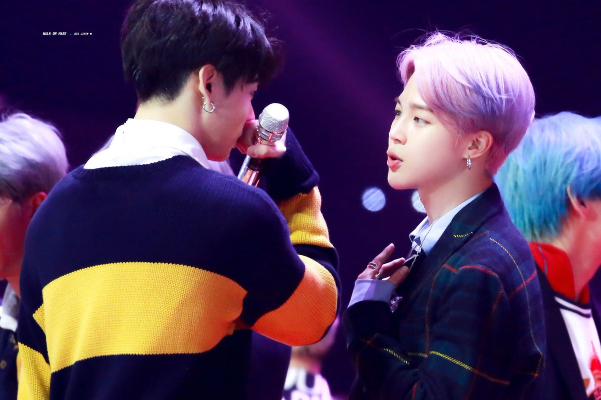 つーちむ ジョングク君ですか 彼はゆっくり頷いた わぁ と言いながら相方は目がハートになっていた 僕同じクラスのジミンだけど 分かる またゆっくりと彼は頷いた こんなにこの子が人見知りだったとは知らなかった 確かにクラスでも