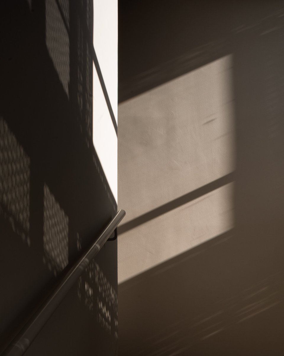 LDAIMDA's tweet image. #LDA #LDAproject
il legame e la ricerca verso la luce naturale | the link and the search for natural light
(ph. #simonebossi @simonebossiph ) 
.
more detail at ldaimda.com/CASA-VERDE-arc……