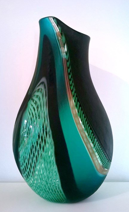 aheartofglassuk's tweet photo. 'Notable' - Dramatic statement glass vase by Italian glass master #LucaVidal, coming with us to the @GlassFairs at Knebworth on Sunday 24th February. #glass #artglass #blownglass #italianglass #muranoglass #glassart #homedecor #3dart #interiordesign #glassvase #glasscollector https://t.co/o5rwKO8Ya9