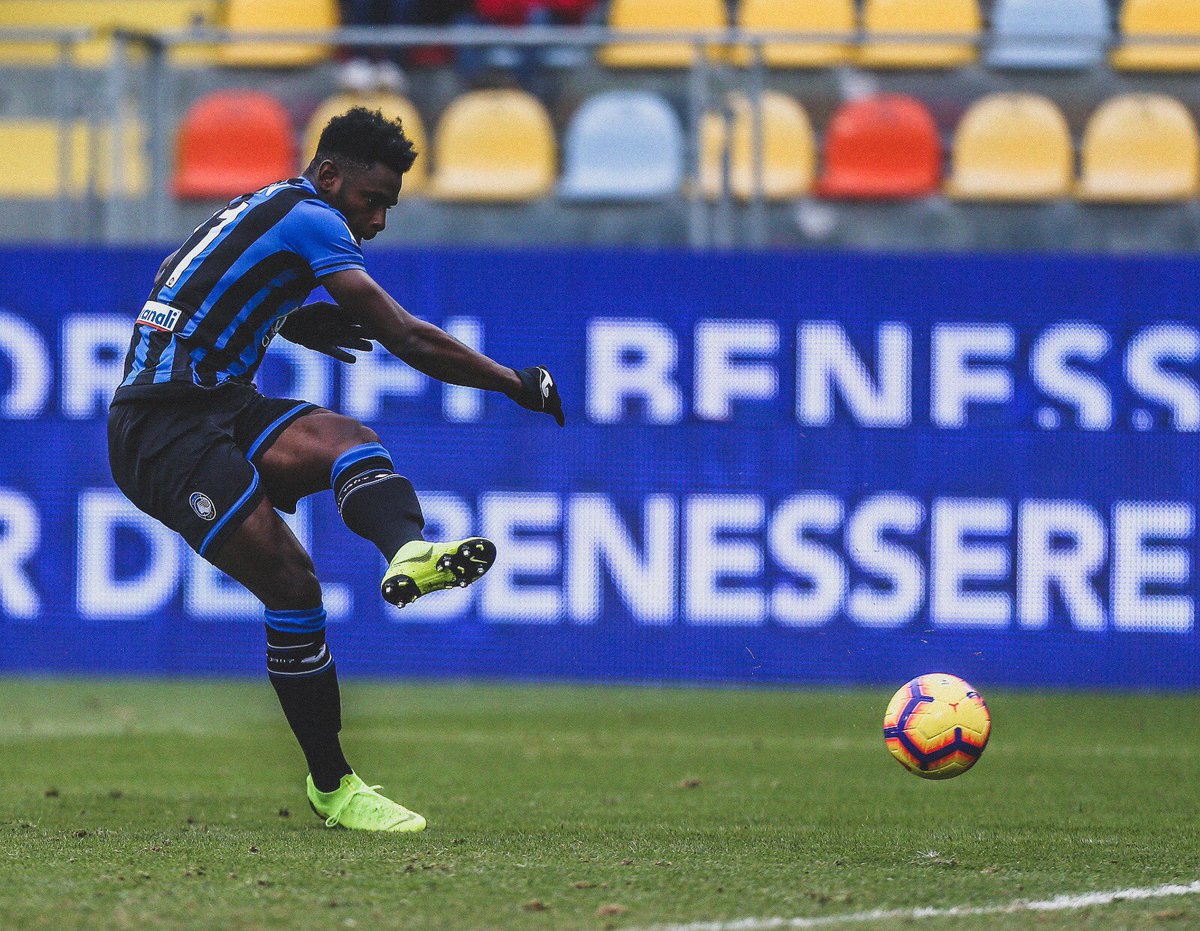 Sporf's tweet photo. 🇨🇴 Duvan Zapata’s last 8 games:

vs Napoli = ⚽ 

vs Udinese = ⚽⚽⚽ 

vs Lazio = ⚽ 

vs Genoa = ⚽ 

vs Juventus = ⚽⚽ 

vs Sassuolo = ⚽ 

vs Cagliari = ⚽

vs Frosinone = ⚽⚽⚽⚽ 

🤯 Insane form. https://t.co/3nVaeH0TcF