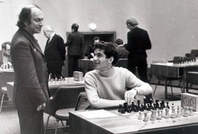 Forward Chess on X: Tal and 15 year old Kasparov at the 46th USSR