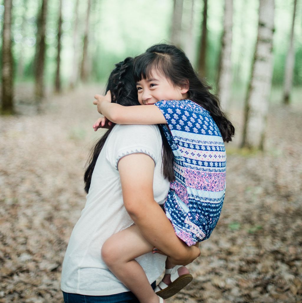 connected_hrts's tweet photo. Happy #NationalHugDay! #sisters #adoptionrocks #hugsomebody https://t.co/YT1wlG2BMH