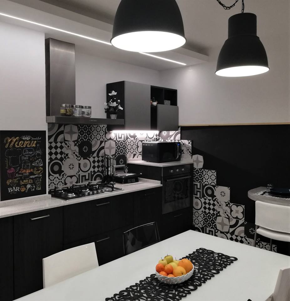 Berloni's tweet photo. Here is the beautiful composition created by Progetto Casa Arredamenti in Log Cocoa and Fenix ​​Titanio Doha finish with quartz top;)
What do you think? https://t.co/qo5v5BbiwN