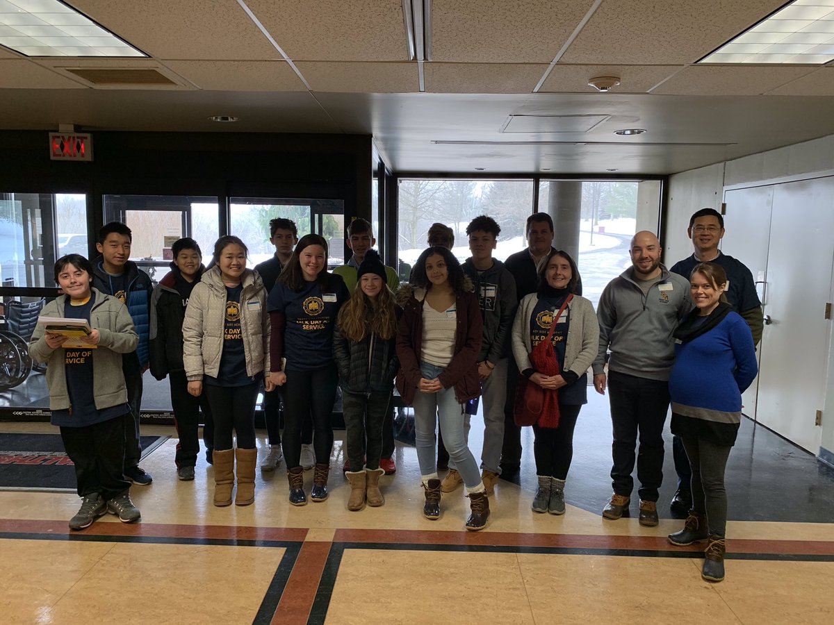 shady_side's tweet photo. Our #SSAMLK Day of Service volunteers at @encompasshlth Harmarville spent time making mindful art and visiting with patients today. https://t.co/ky4EgT3GCq