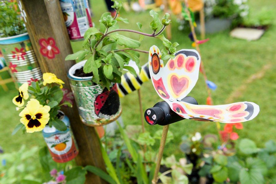 We're inviting primary schools to take part in our #RHSChatsworthSchools Grow Sensory Planters comp and come up with their best upcycled planter on the theme of 'The Five Senses'! The planters will be on display at the show from June 5-9.

Enter by 26 Feb schoolgardening.rhs.org.uk/Competitions/C…