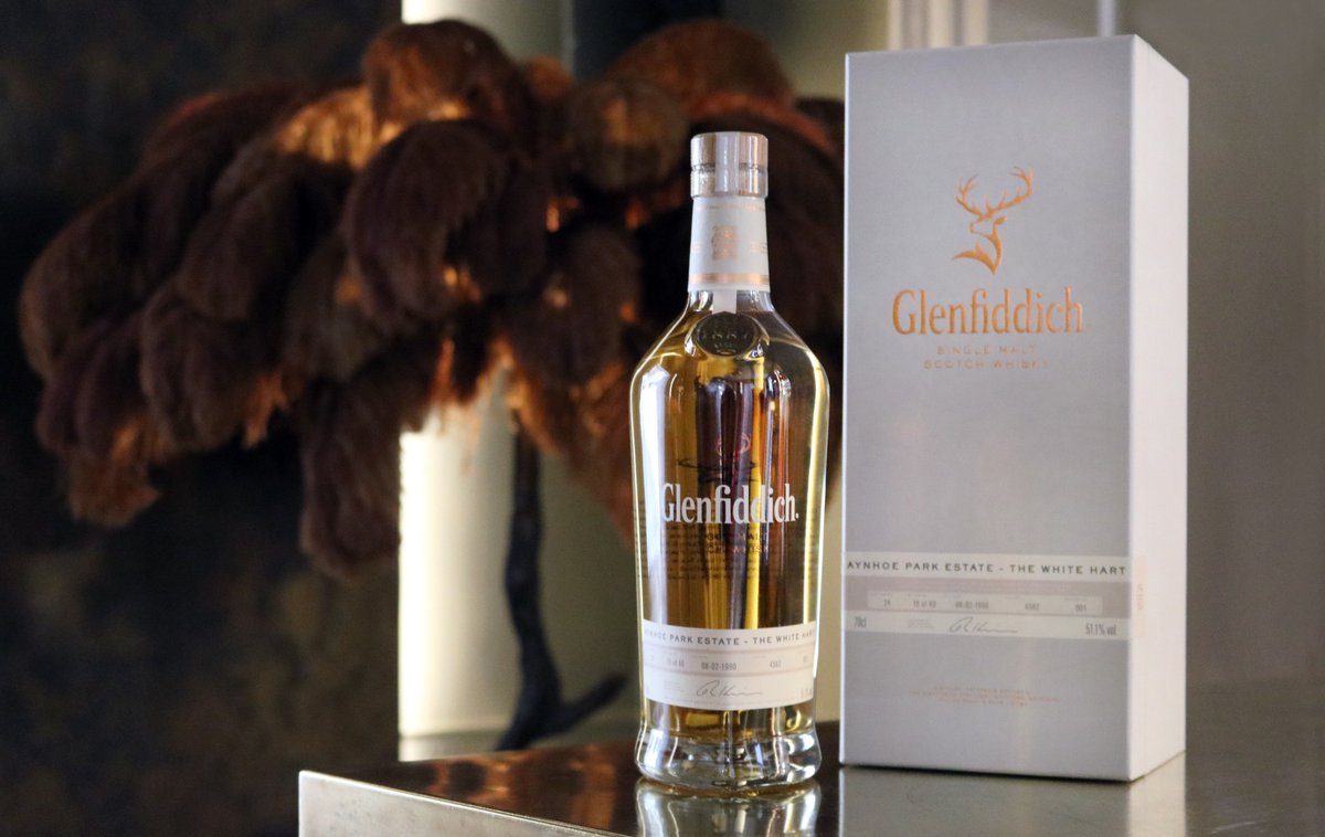AynhoePark's tweet image. AYNHOE PARK PRESENTS // Aynhoe Park and the Ledbury present this exclusive Limited Edition Glenfiddich Single Malt Scotch Whiskey - in celebration of the establishment of Rare White Deer in the capability brown park of Aynhoe Park. #theledbury #amoderngrandtour #whiskey #drink