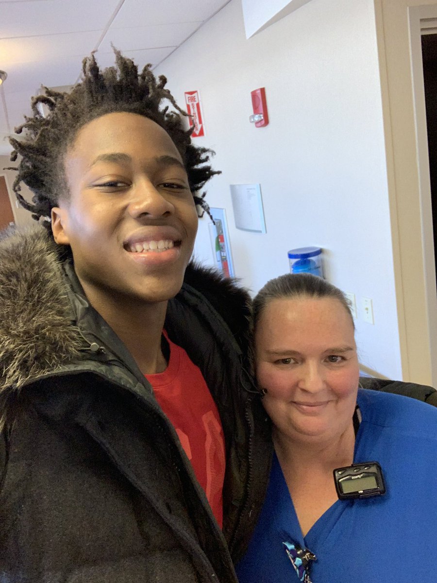 AyoDos_11's tweet photo. There’s nothing like a little perspective. Humbled and honored to visit true warriors @Carle_org cancer unit today. #JetLife https://t.co/VhDqTBqTM9