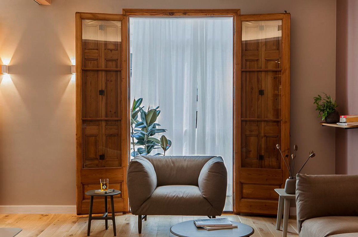 A$AP Copla. 
This stunningly eye catching flat is located in popular area of Barcelona called Gracia. It is stylish, full of detailed touches, as we love it. How about you ?!

Check out more >>> bit.ly/2ne3F0l