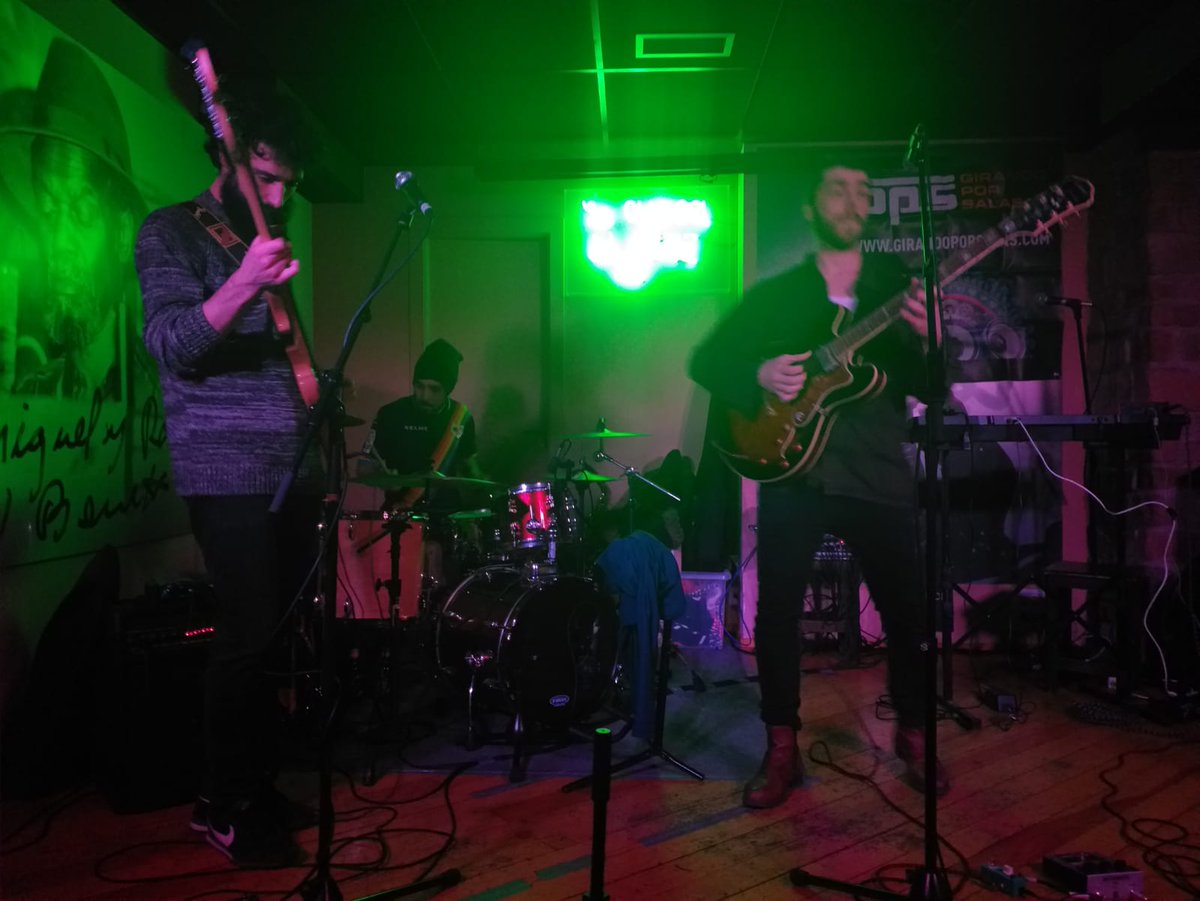 CapuchaSarten's tweet image. Gran noche la del viernes en #Zamora, acompañando a nuestros compañeros vallecanos de @LVK_SOUNDSYSTEM.  
Gracias a tod@s los que lo hicisteis posible!