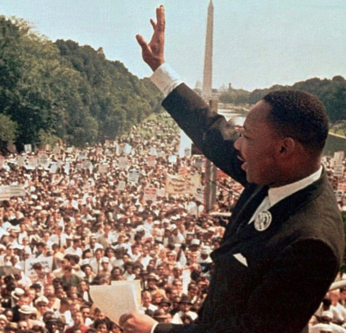 CONNECT_NYC's tweet photo. Today, we honor and celebrate Dr. Martin Luther King Jr.’s legacy. “Peace is not merely a distant goal we seek, but that it is a means by which we arrive at that goal. We must pursue peaceful ends through peaceful means.” - Dr. Martin Luther King, Jr. #connectnyc #MLKDay https://t.co/5aquwBwKay