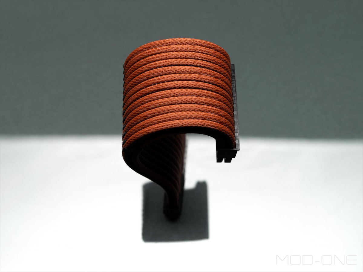 MOD1PC's tweet image. The modern and sophisticated side of MDPC-X Copper Brown. #modone #mdpcx #pcmr