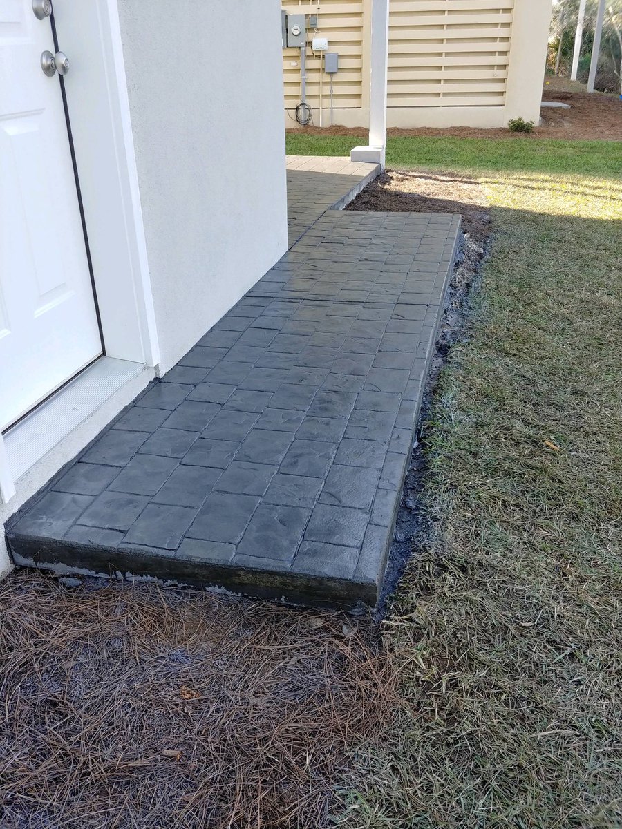 DecoConcDesign's tweet image. A little English cobble on the marsh- loverly.