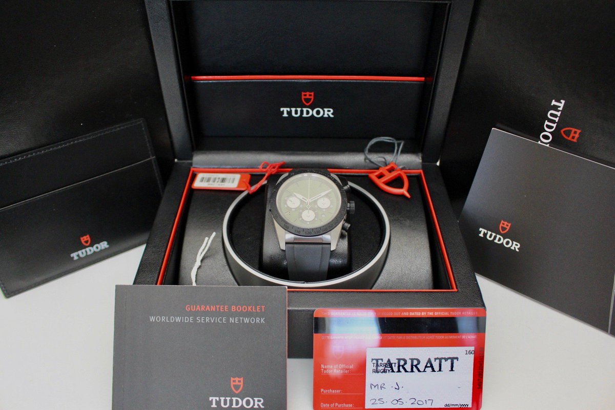 ChaseHattan1's tweet image. New and Unworn - Tudor Fastrider Chrono 42010N - Just £2600!! 😉

🏢 Visit us at South Quay, Canary Wharf
☎️ Call us on 02075101756
💻 Email us at info@chase-hattan.com

#tudor #chrono #fastrider #green #canarywharf #luxurywatch #watches #chrono24 #watchesofinstagram