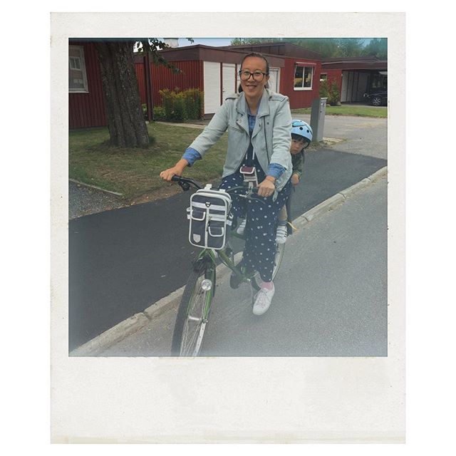 Goodordering's tweet photo. Hello from Sweden! ๐ธ๐ช here I am with baby Otto on the back of the bike off to a picnic in the forest a few summers ago. #summer #sweden #kidsonbike #cycling #goodordering #minibackpack https://t.co/sqx8iHC7Ww https://t.co/Z3yCvkCw6t