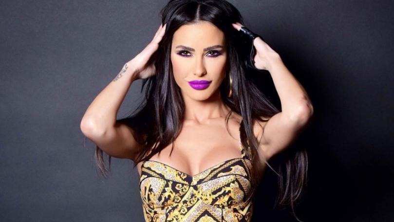 هل ستقف #ألين_برمانا في وجه ابنتها؟
bit.ly/2W9EoDv
<a href="/AlineBroummana/">Aline Broummana</a> #mtvlebanonstars #mtvlebanon <a href="/celebduetstv/">Celebrity Duets</a> #CelebrityDuets